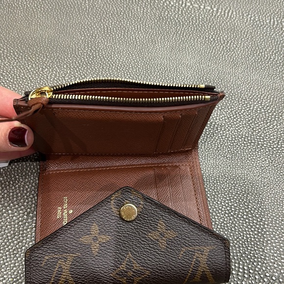 LOUIS VUITTON wallet - Picture 12 of 12